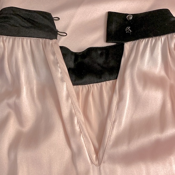 NWOT - Caché Pink Silk Sleeveless Halter Blouse Black Rhinestone Collar - Sz L* - Picture 3 of 15